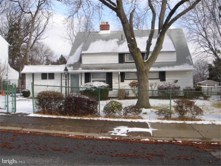 9239 Andover Road Philadelphia, PA 19114 - Photo 3 of 25 Gallery Image 3