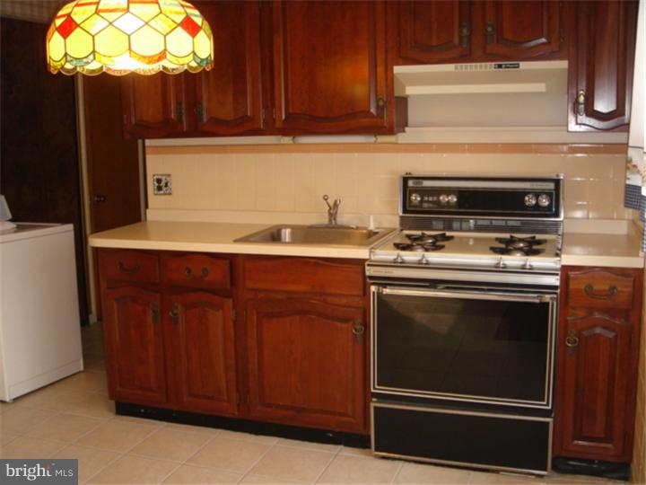 9239 Andover Road Philadelphia, PA 19114 - Photo 7 of 25 Gallery Image 7