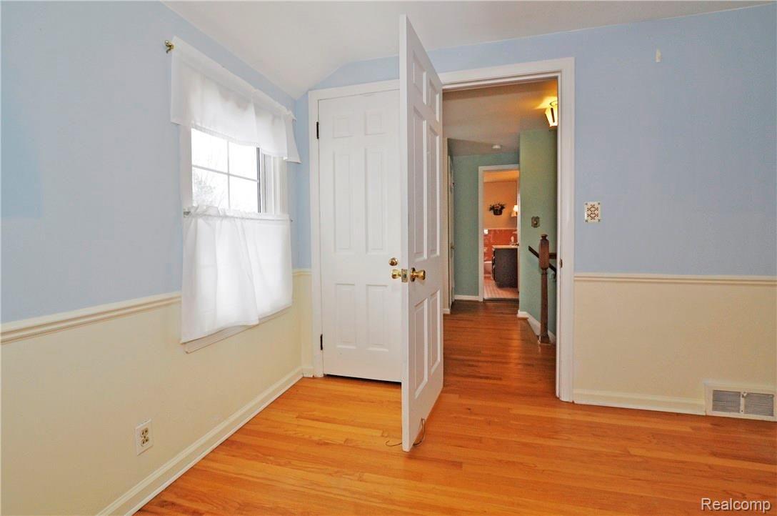 1565 Fairholme Road Grosse Pointe, MI 48236 - Photo 16 of 25 16.jpg