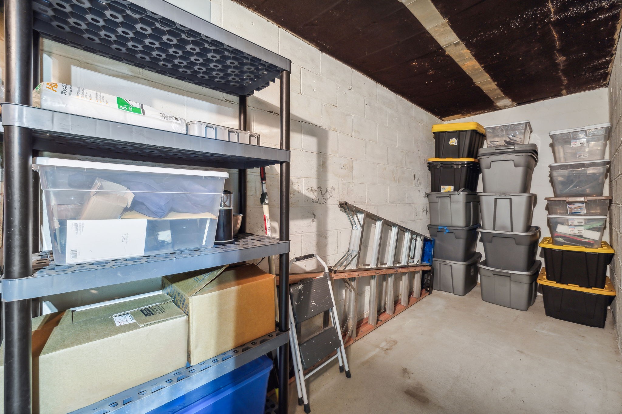 2747 Burgess Gower Road Springfield, TN 37172 - Photo 38 of 65 a view of kitchen with furniture and wooden floor