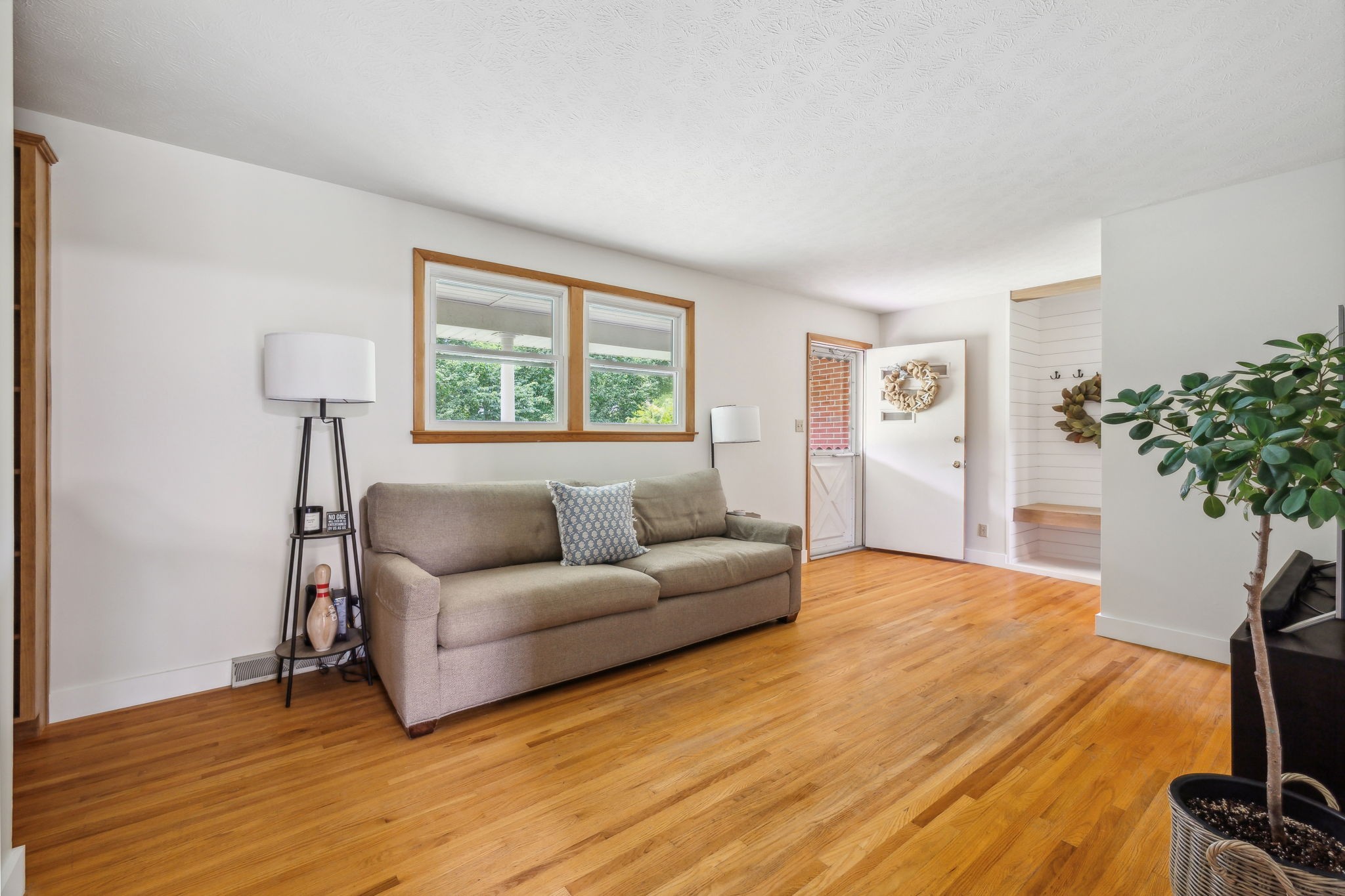 2747 Burgess Gower Road Springfield, TN 37172 - Photo 6 of 65 a living room with furniture and a large window