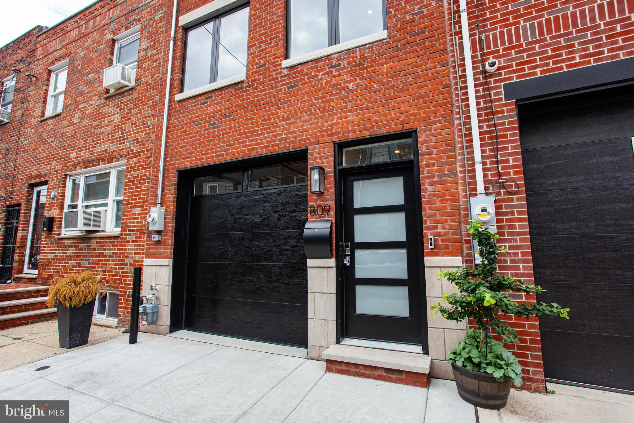 809 Fernon Street Philadelphia, PA 19148 - Photo 1 of 22 Gallery Image 1