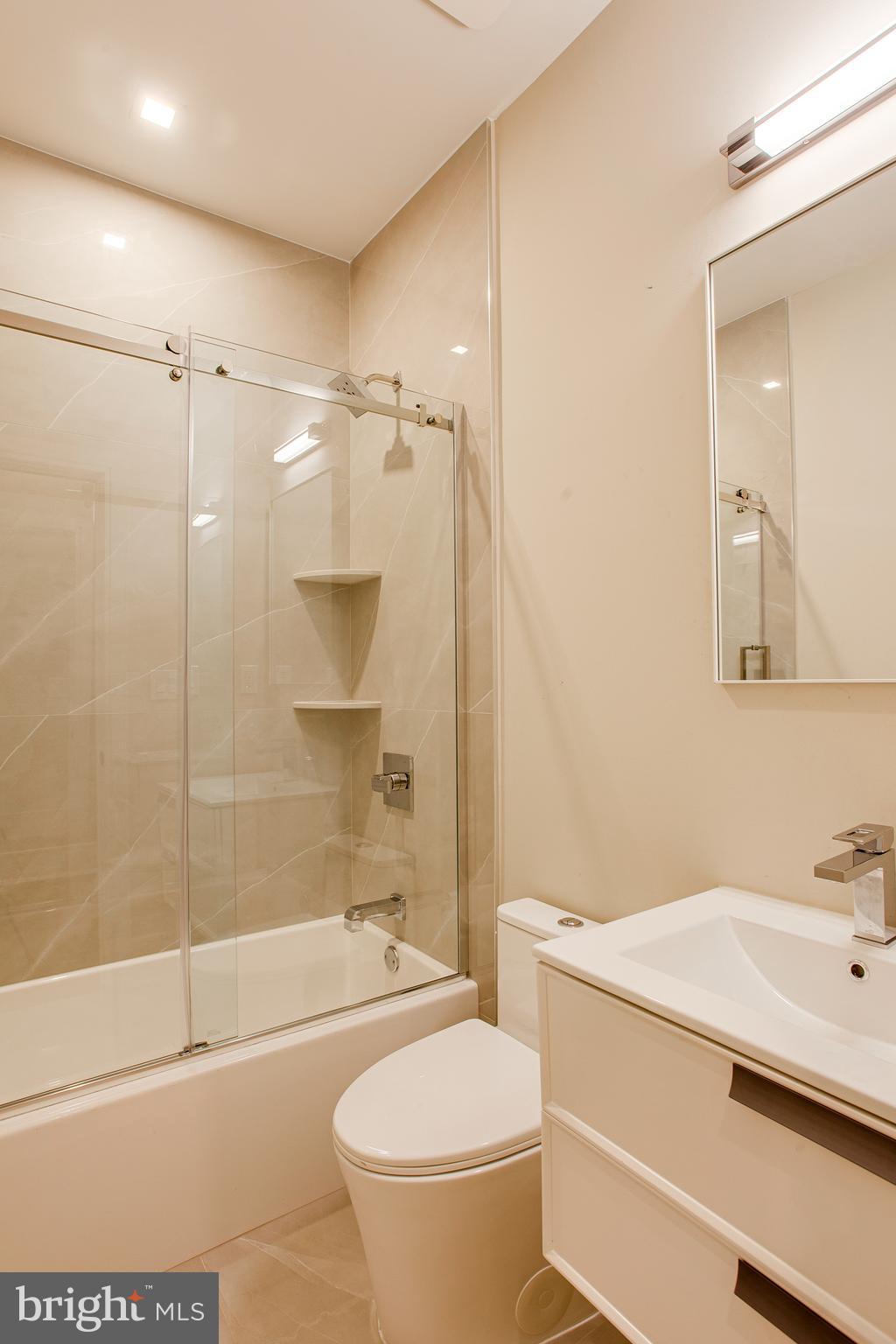 809 Fernon Street Philadelphia, PA 19148 - Photo 5 of 22 Gallery Image 5