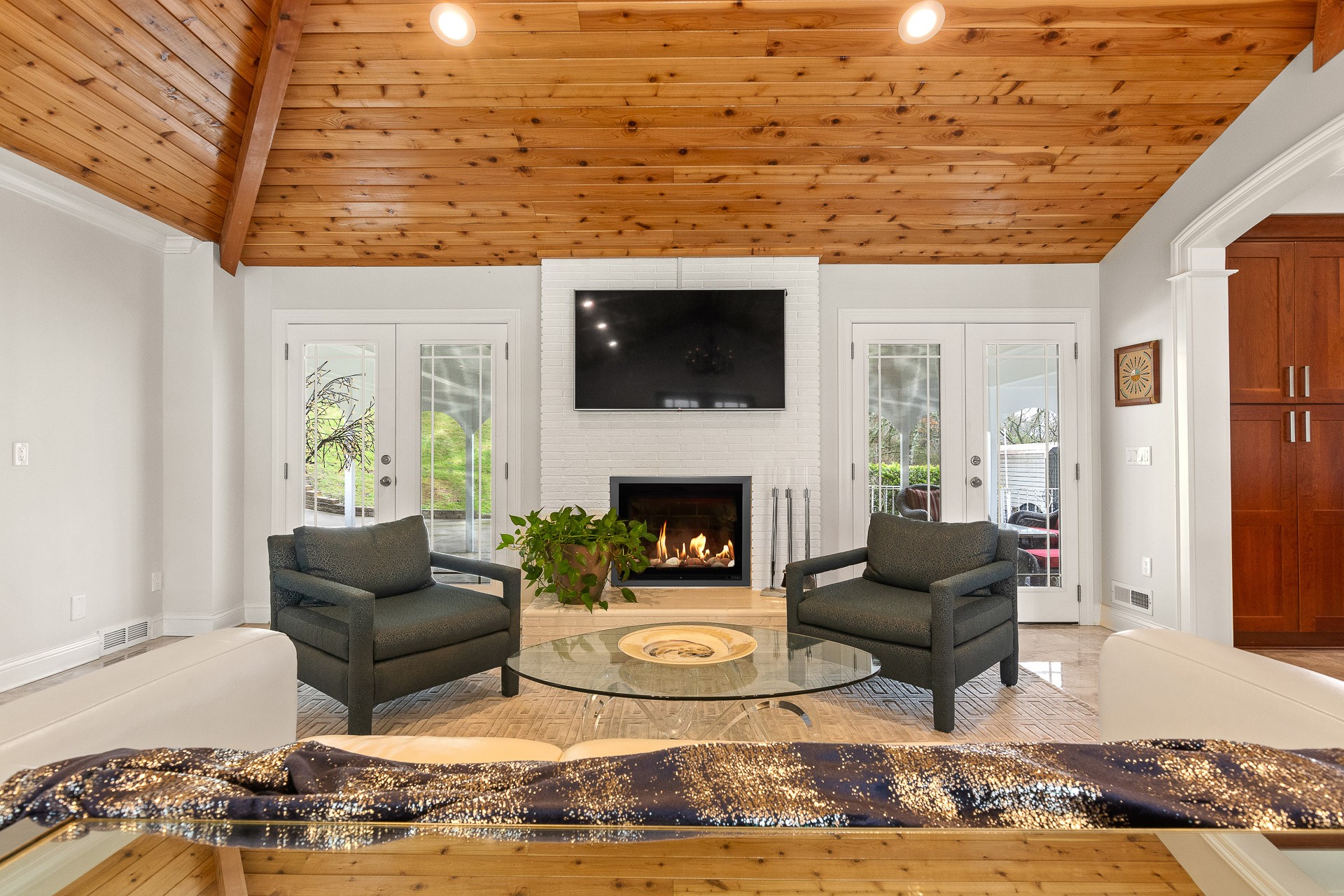 6607 Fox Hollow Road Nashville, TN 37205 - Photo 13 of 50 a living room with furniture and a flat screen tv