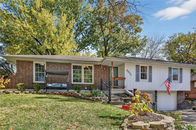 $340,000 | 6811 Northwest Pleasant View Drive, Kansas City, MO 64152