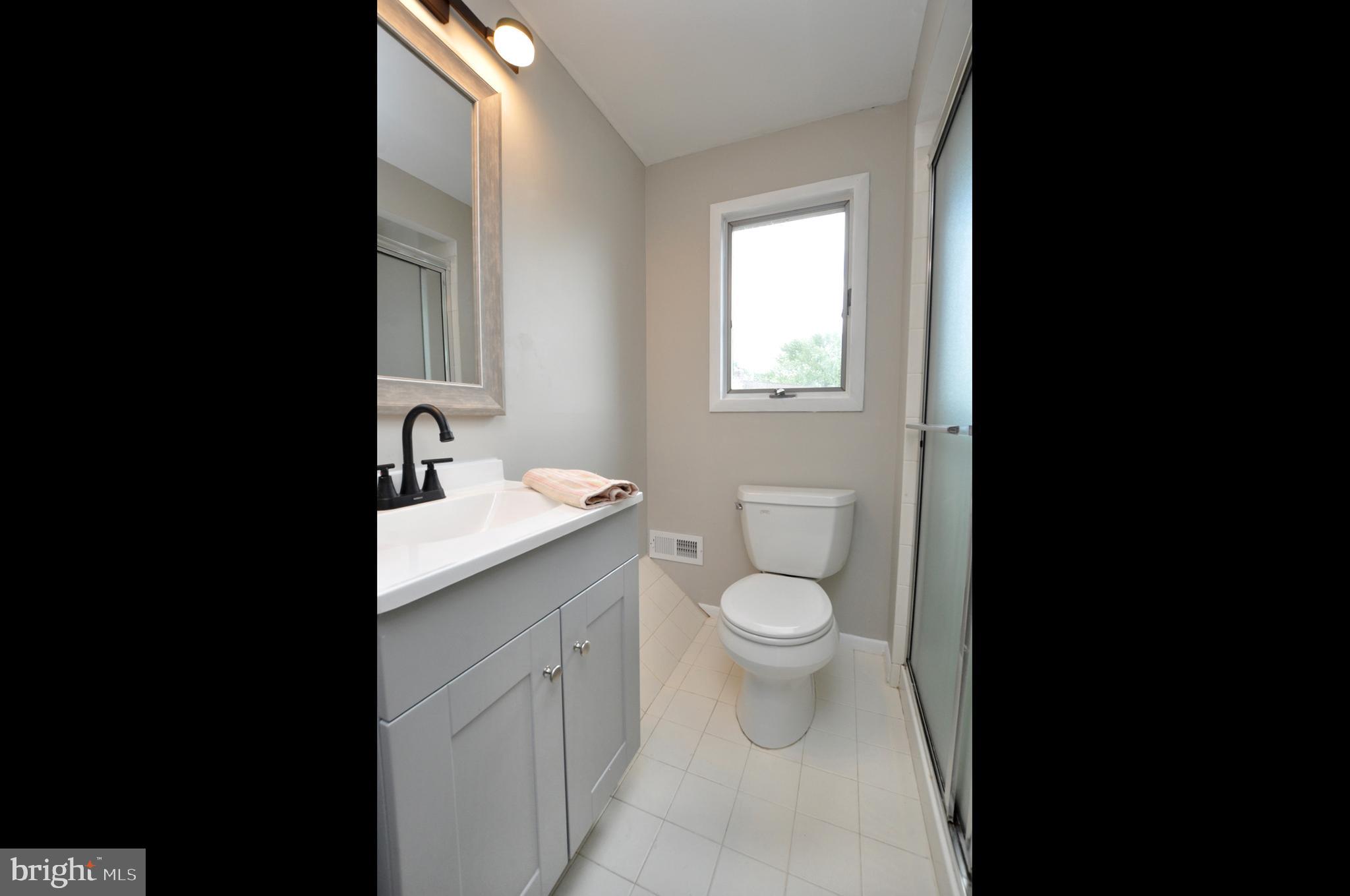128 Haines Road Mount Laurel, NJ 08054 - Photo 19 of 35 Primary ensuite bath