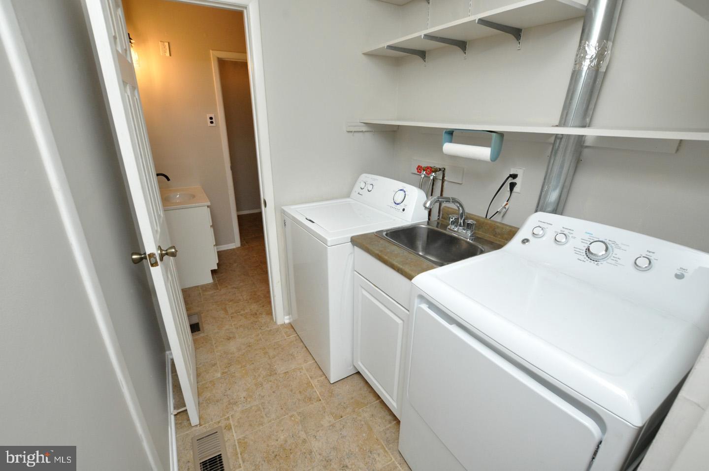 128 Haines Road Mount Laurel, NJ 08054 - Photo 27 of 35 Laundry w/sink