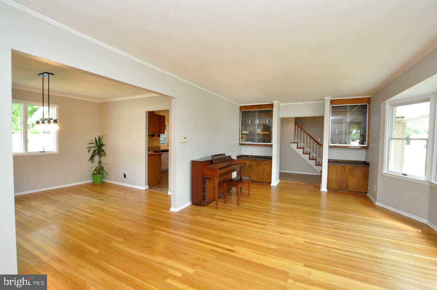 128 Haines Road Mount Laurel, NJ 08054 - Photo 9 of 35 A 22' Living Room
