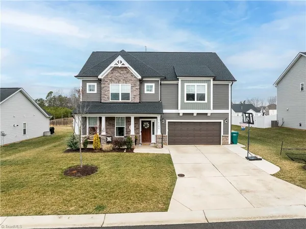 $524,900 | 6284 Finch Meadow, Clemmons, NC 27012