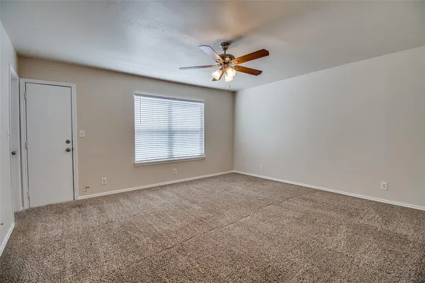 $1,500 | 913 North Brents Avenue, Sherman, TX 75090