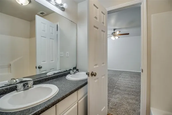 $1,500 | 913 North Brents Avenue, Sherman, TX 75090