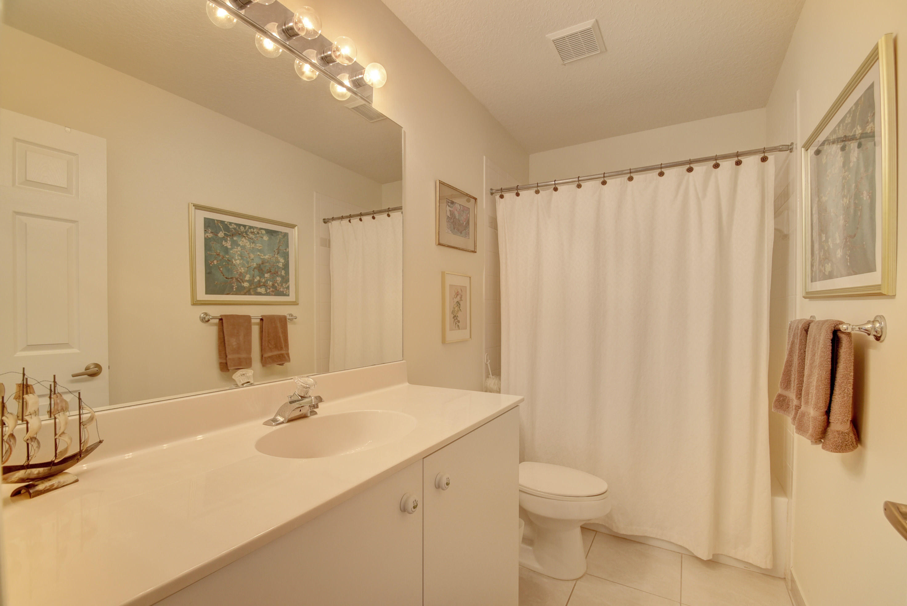7325 Chorale Road Boynton Beach, FL 33437 - Photo 21 of 83 Second Bathroom