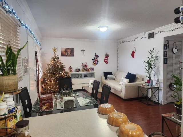 $199,950 | 110 Southeast 2nd Street, Unit 210, Hallandale Beach, FL 33009