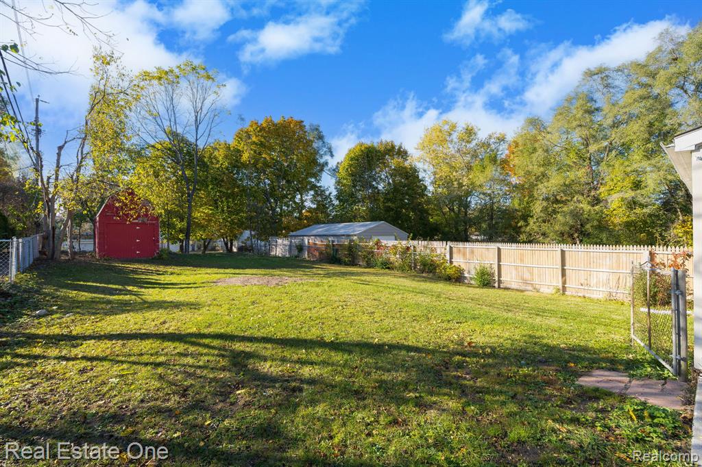 4281 Marcus Road Waterford, MI 48329 - Photo 5 of 35 Gallery Image 5