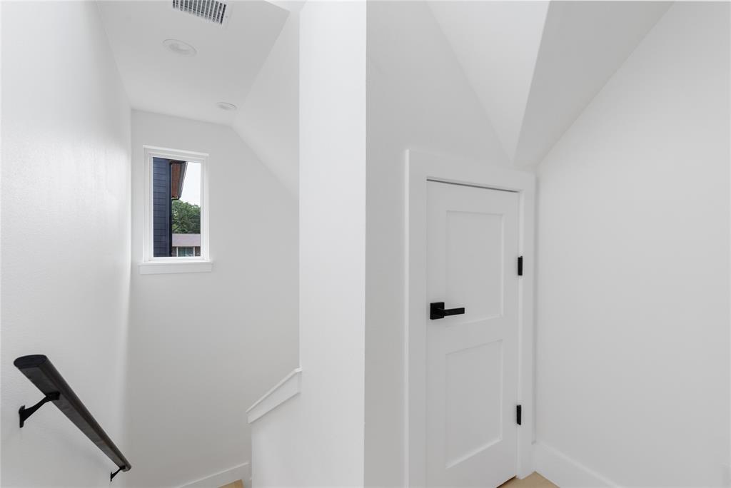 7602 Northcrest Boulevard, Unit 2 Austin, TX 78752 - Photo 17 of 29