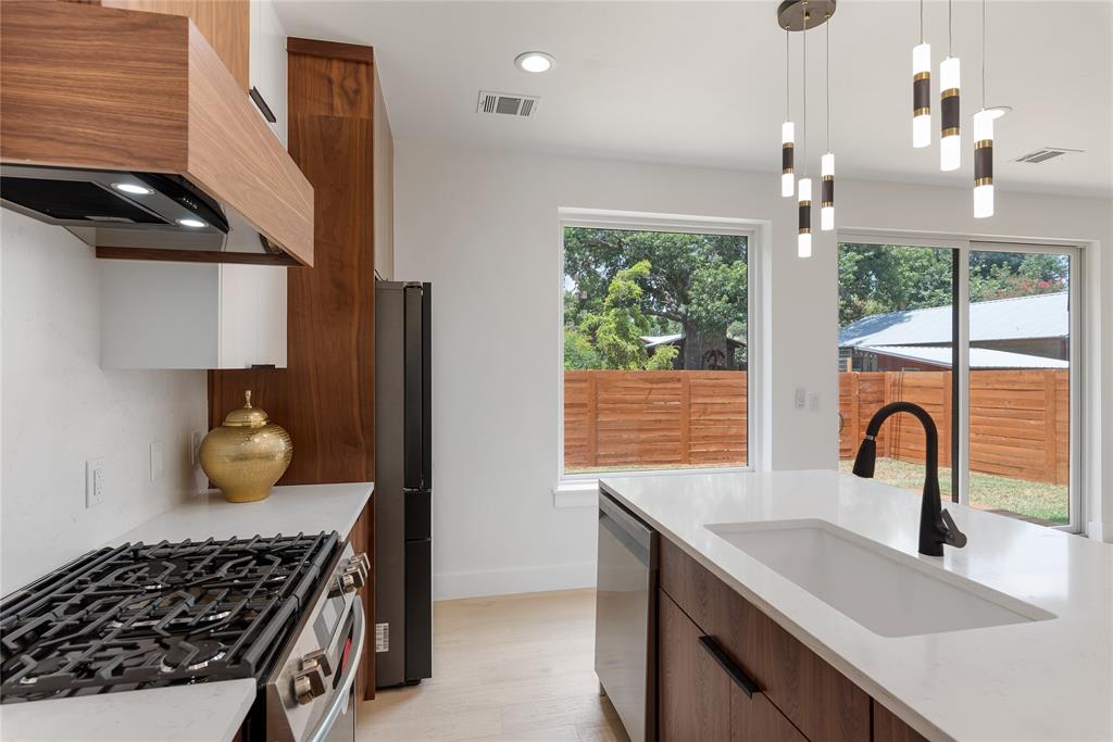 7602 Northcrest Boulevard, Unit 2 Austin, TX 78752 - Photo 5 of 29