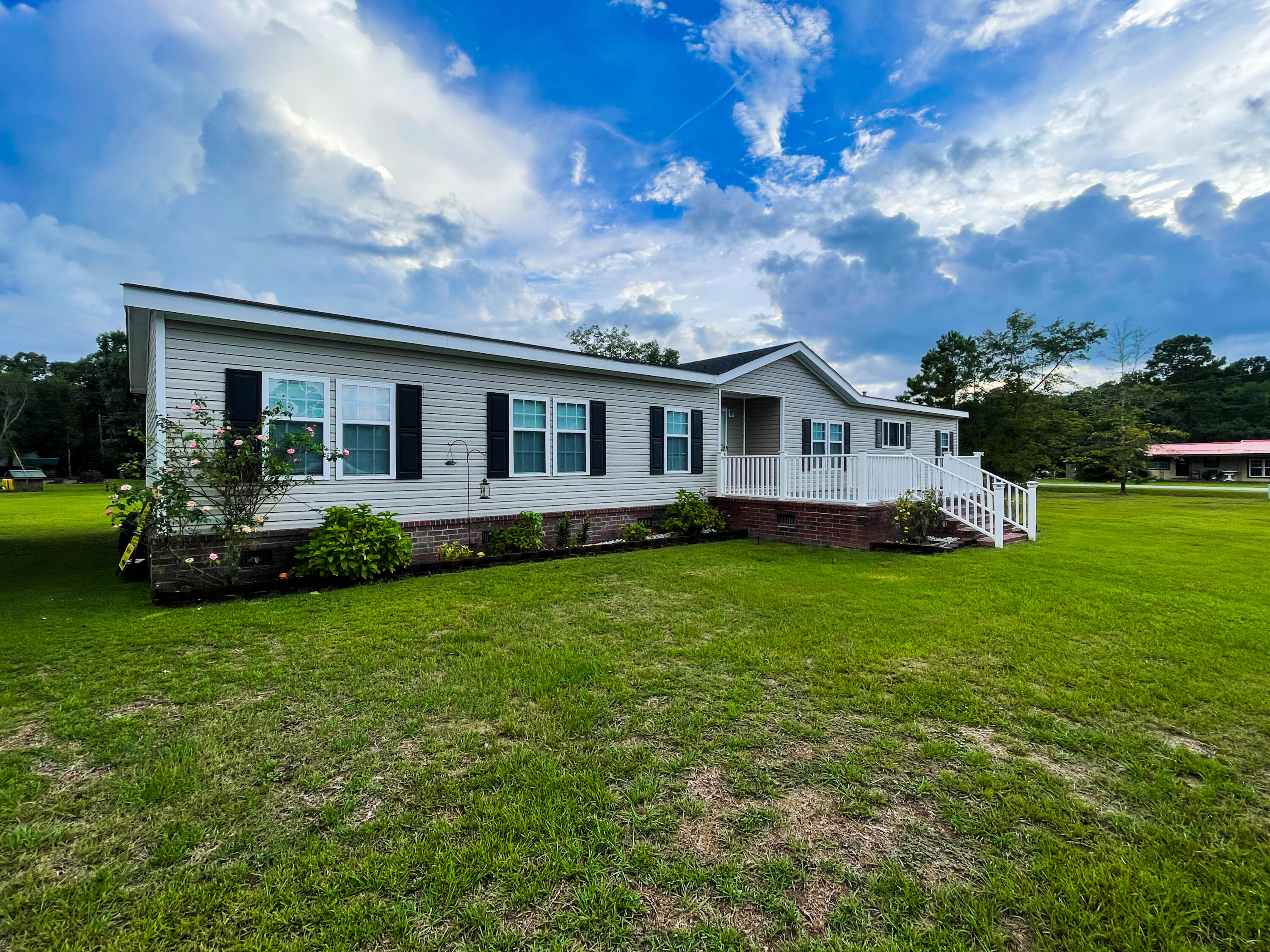 881 Fauling Road St. Stephen, SC 29479 - Photo 3 of 39 B94BF29A-9BAD-4A4E-BD2E-659310C1D014