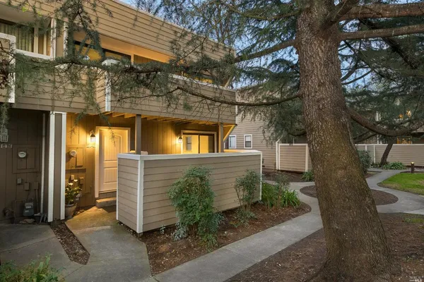 $299,000 | 2141 West Steele Lane, Santa Rosa, CA 95403