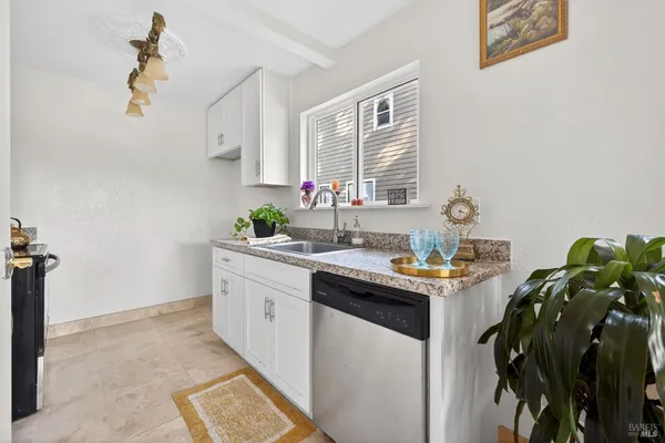 $299,000 | 2141 West Steele Lane, Santa Rosa, CA 95403