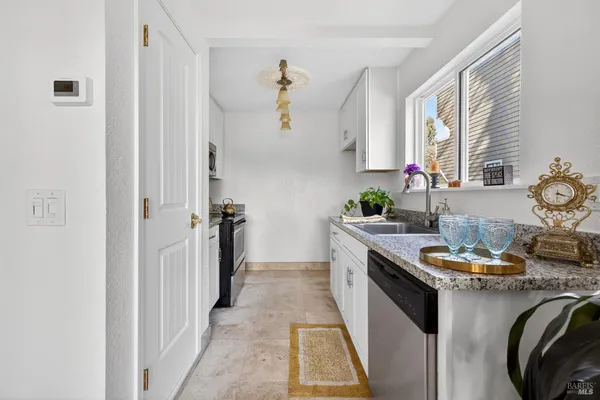 $299,000 | 2141 West Steele Lane, Santa Rosa, CA 95403