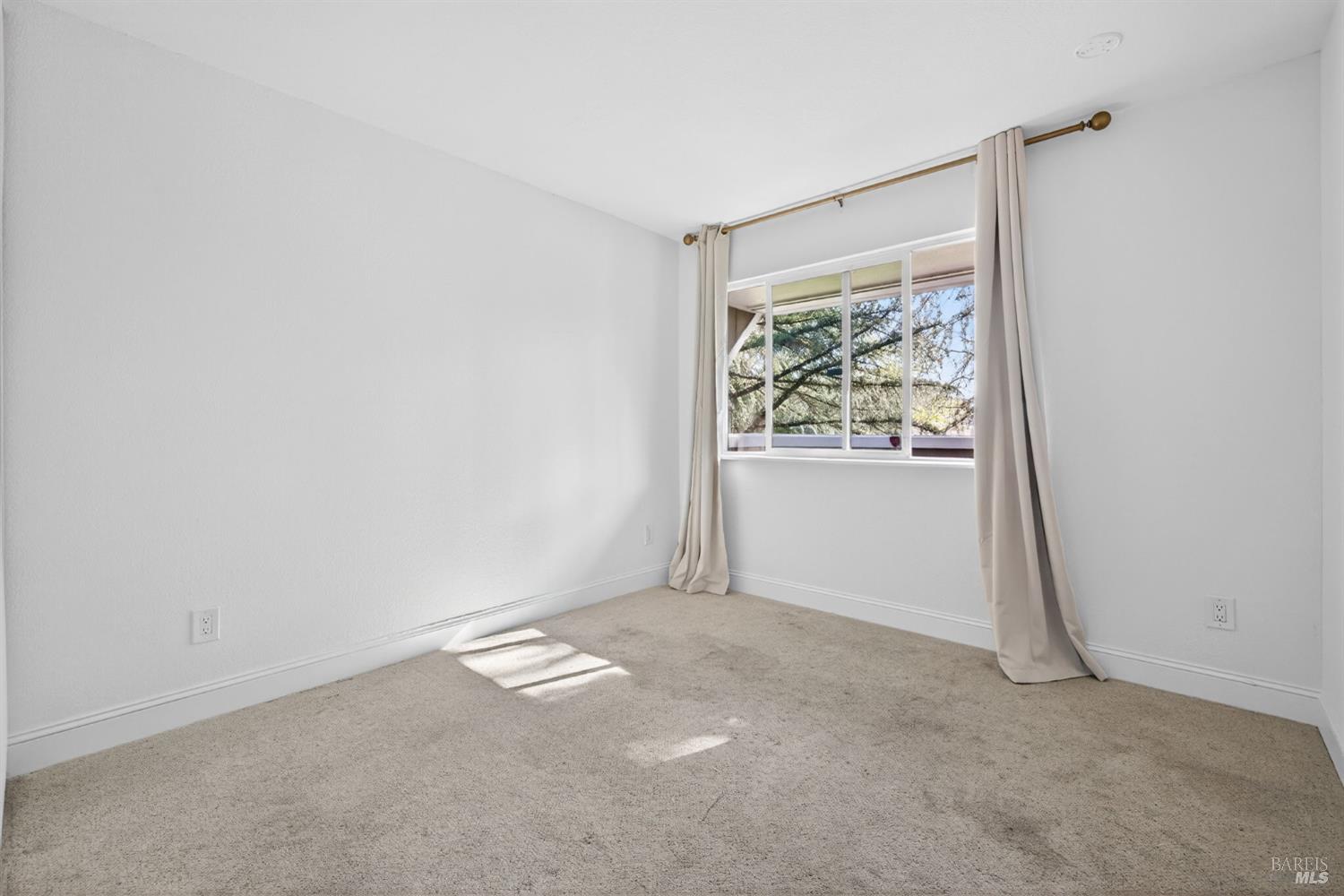 2141 West Steele Lane Santa Rosa, CA 95403 - Photo 18 of 31