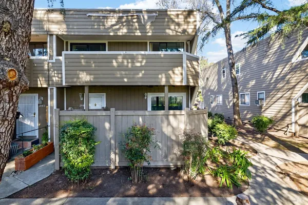 $299,000 | 2141 West Steele Lane, Santa Rosa, CA 95403