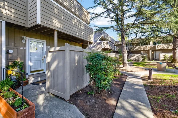 $299,000 | 2141 West Steele Lane, Santa Rosa, CA 95403