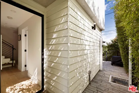 $1,395,000 | 3256 Colony Circle, Los Angeles, CA 90027