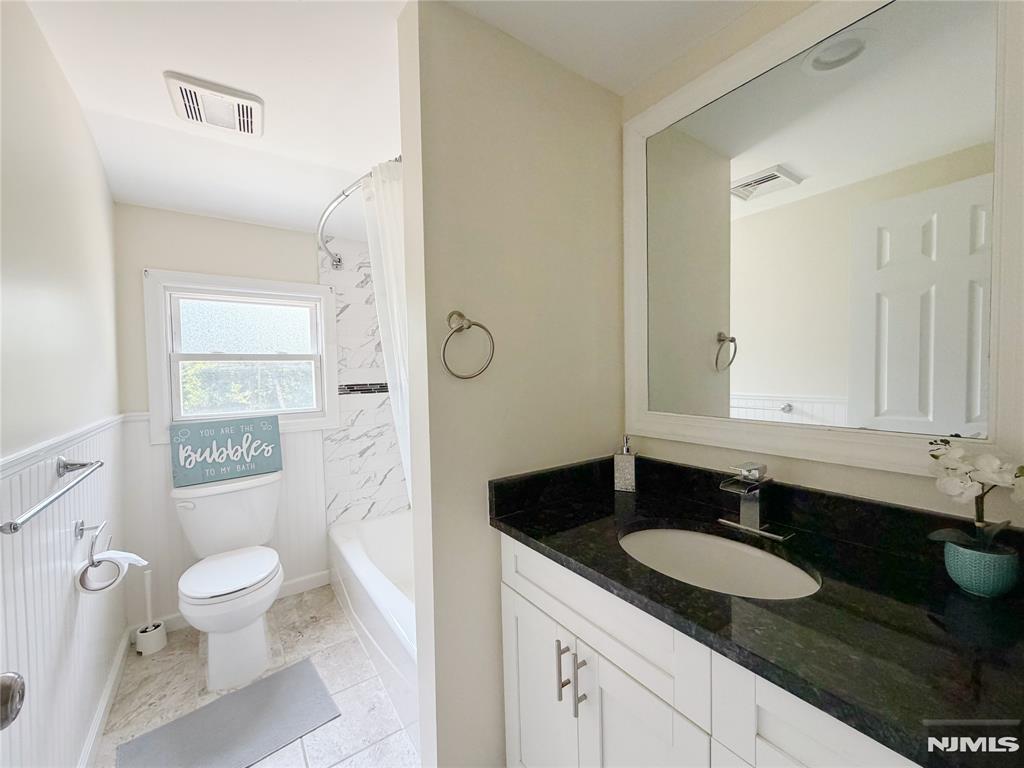 80 East Century Road, Unit 2 Paramus, NJ 07652 - Photo 6 of 10