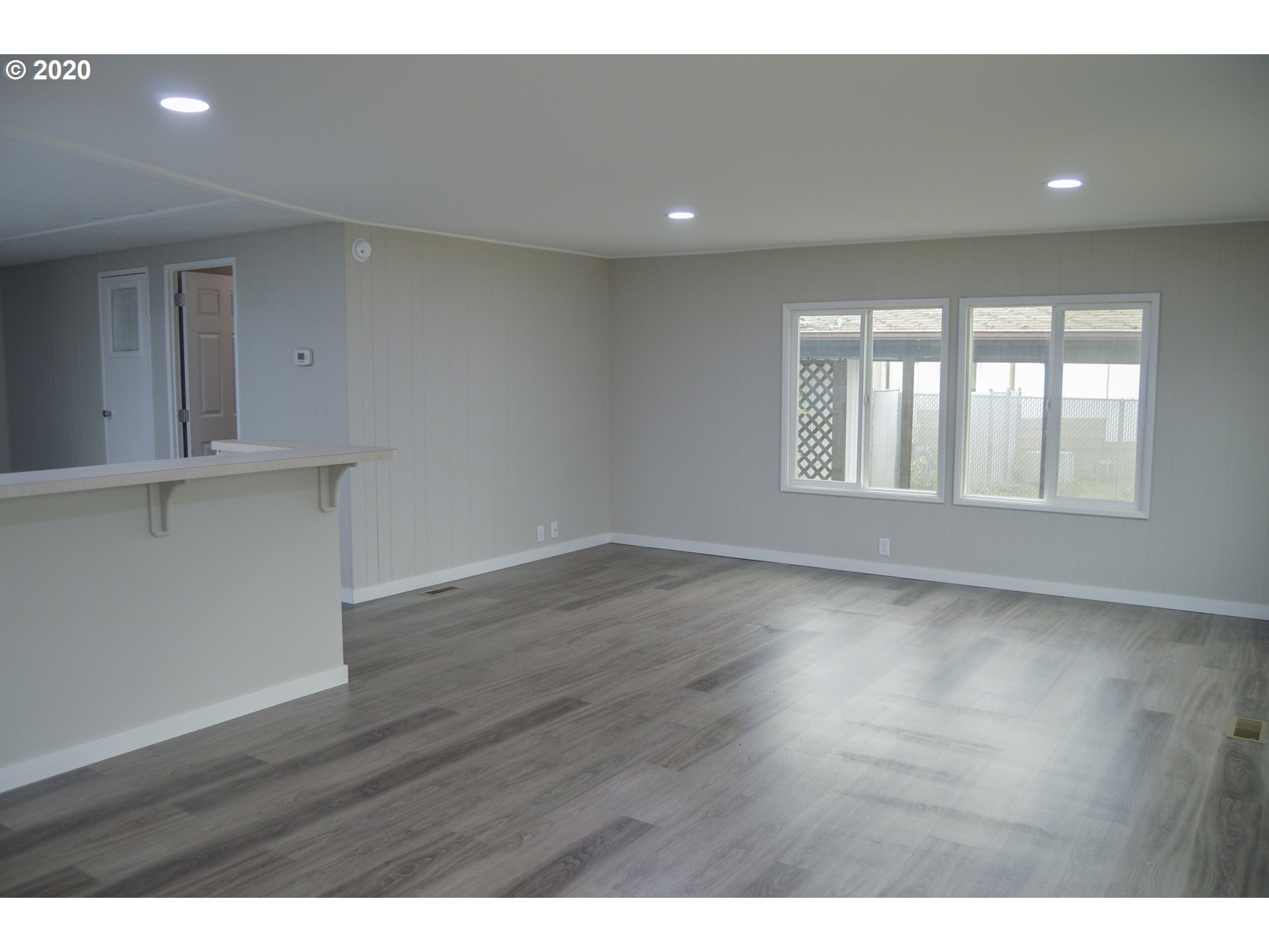 5228 Daisy Street Springfield, OR 97478 - Photo 2 of 32
