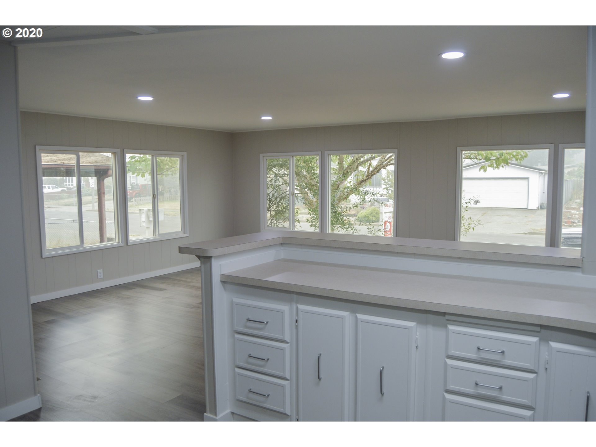 5228 Daisy Street Springfield, OR 97478 - Photo 8 of 32