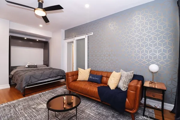 $2,400 | 315 West 3rd Street, Long Beach, CA 90802