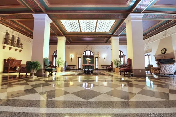 $2,400 | 315 West 3rd Street, Long Beach, CA 90802