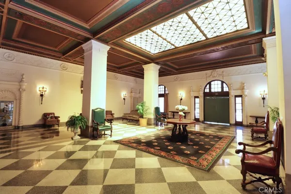 $2,400 | 315 West 3rd Street, Long Beach, CA 90802