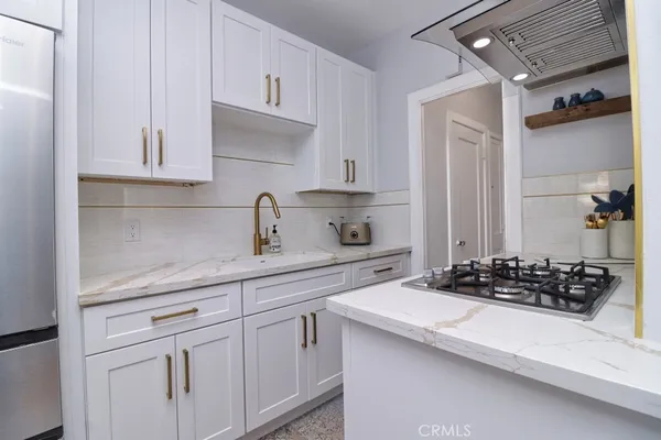 $2,400 | 315 West 3rd Street, Long Beach, CA 90802