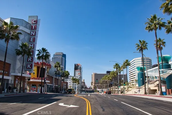 $2,400 | 315 West 3rd Street, Long Beach, CA 90802