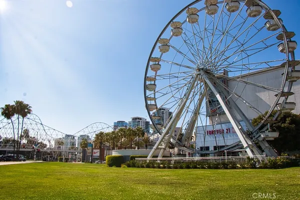 $2,400 | 315 West 3rd Street, Long Beach, CA 90802