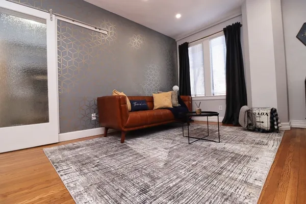 $2,400 | 315 West 3rd Street, Long Beach, CA 90802