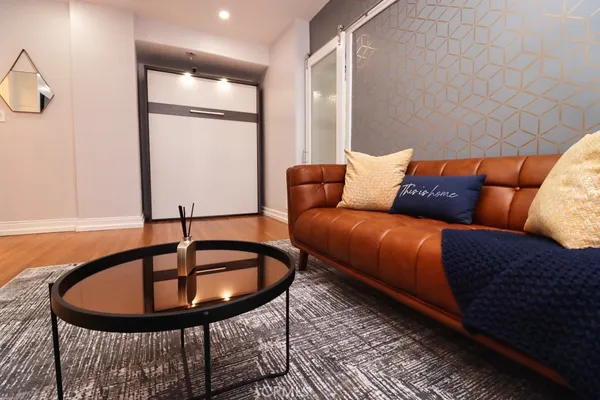 $2,400 | 315 West 3rd Street, Long Beach, CA 90802
