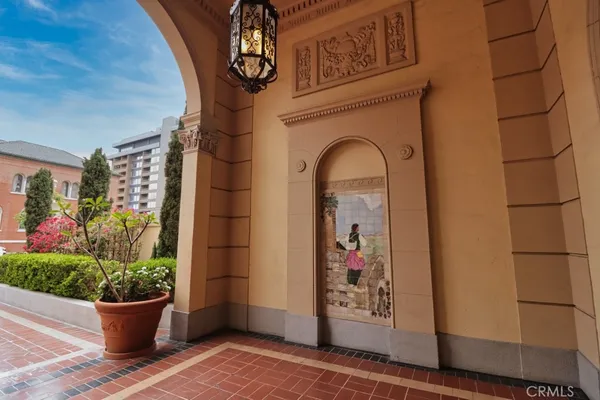 $2,400 | 315 West 3rd Street, Long Beach, CA 90802