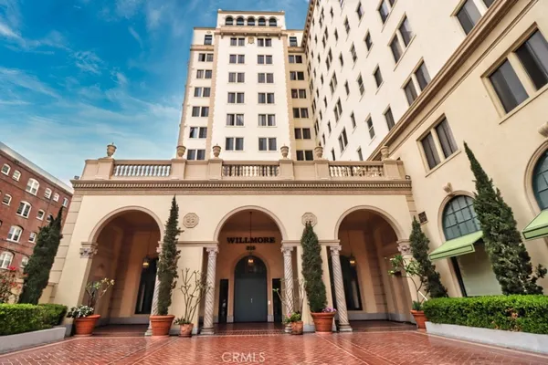 $2,400 | 315 West 3rd Street, Long Beach, CA 90802