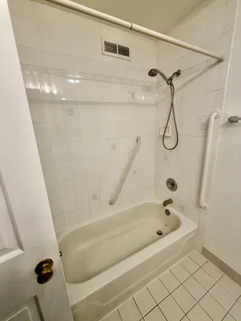 $4,800 | 26 Windsor Drive, Oak Brook, IL 60523