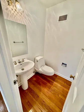 $4,800 | 26 Windsor Drive, Oak Brook, IL 60523