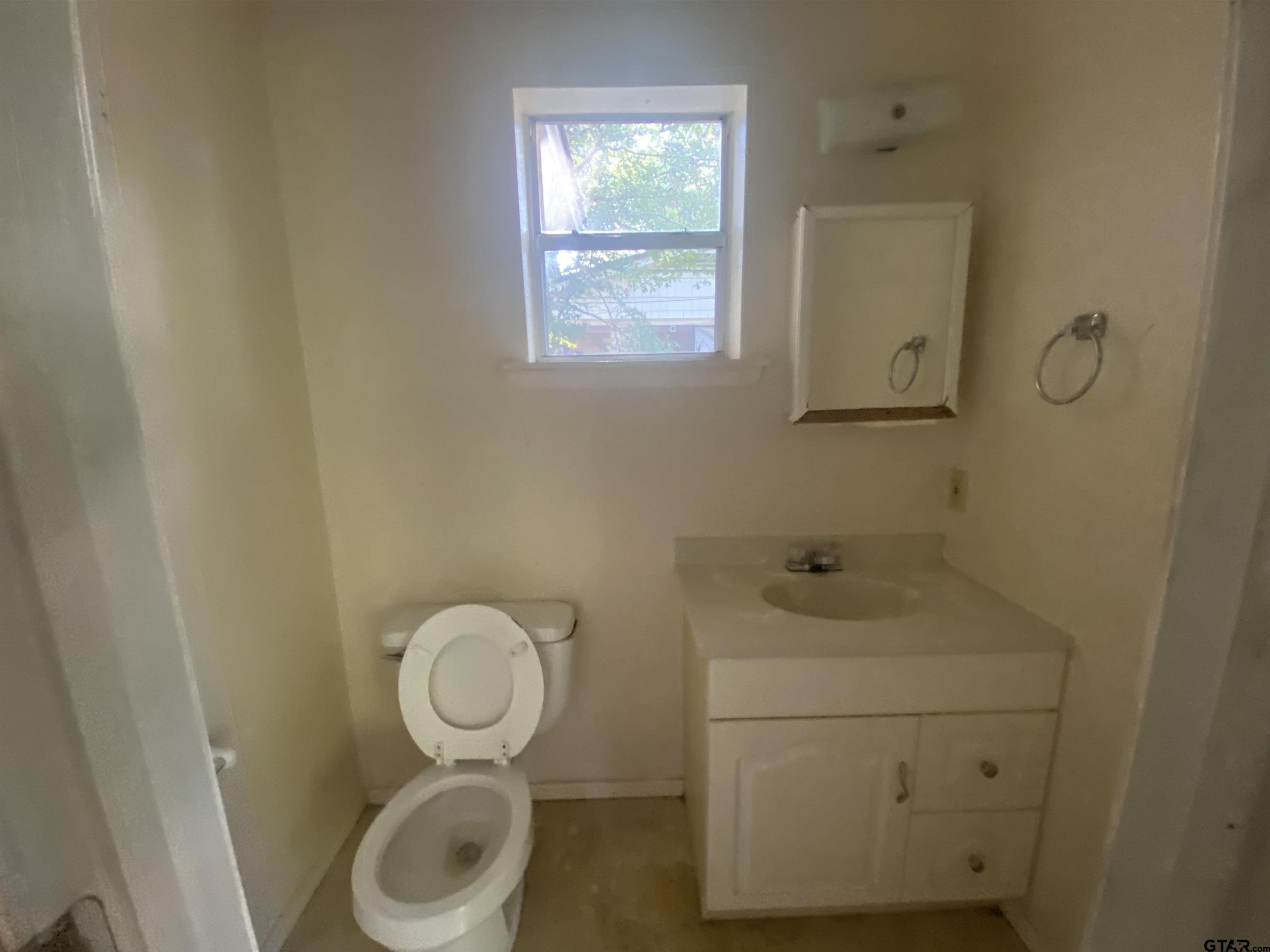 1408 Mahlow Drive Longview, TX 75601 - Photo 6 of 14