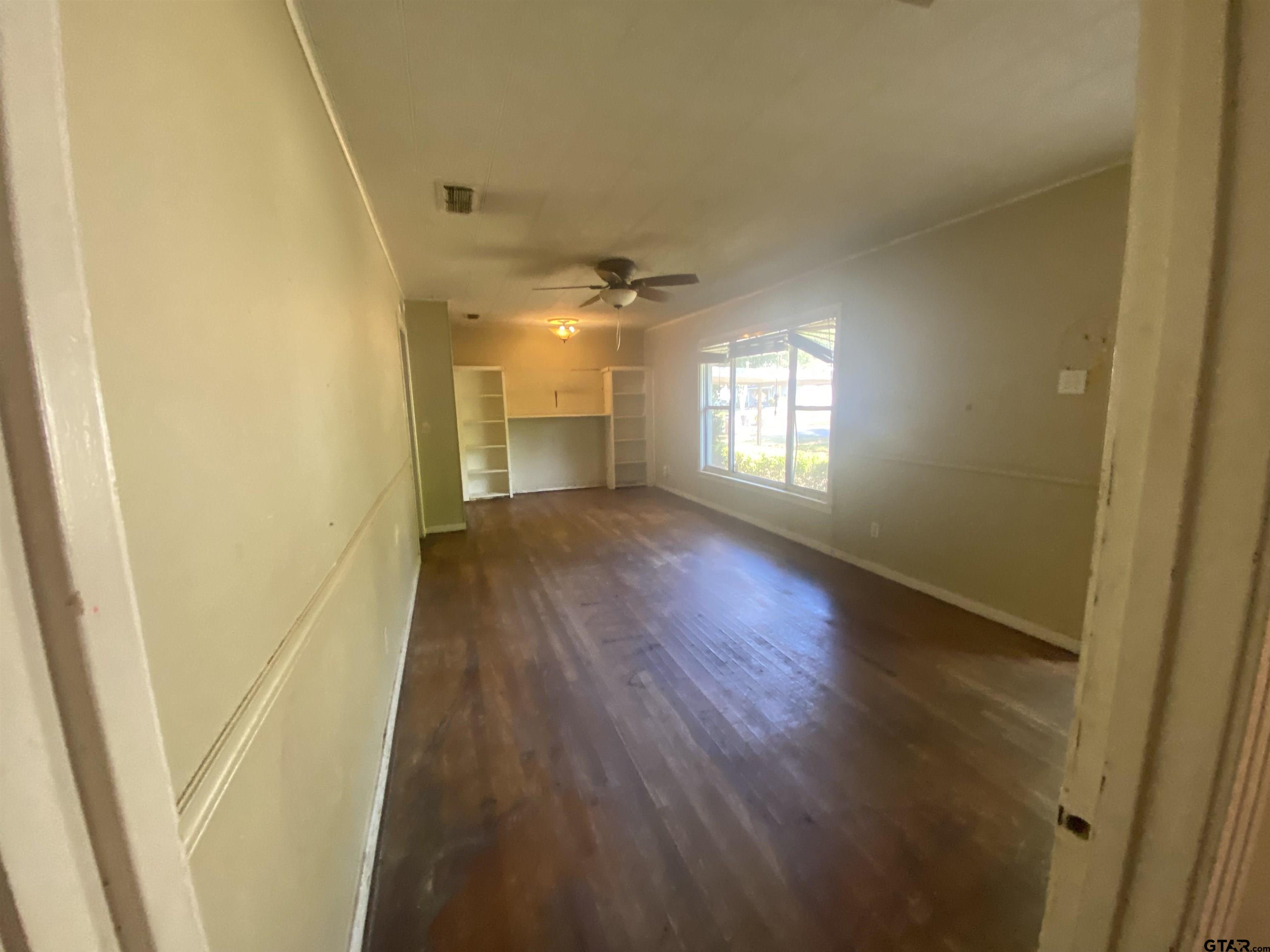 1408 Mahlow Drive Longview, TX 75601 - Photo 8 of 14