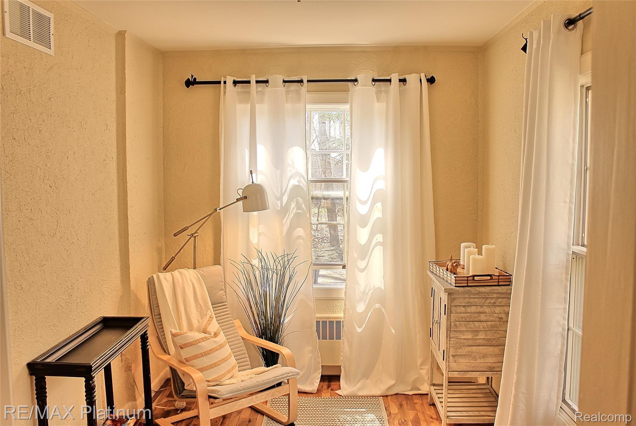 625 Spring Valley Road Ann Arbor, MI 48105 - Photo 22 of 75 ReadingNook.jpg