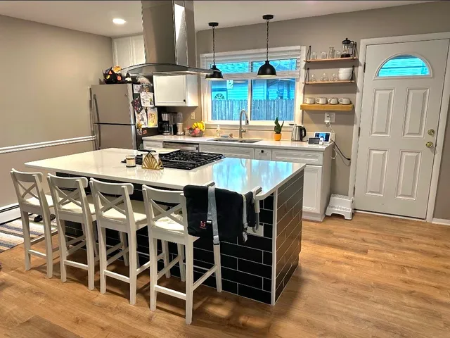 $2,400 | 519 Oakwood Drive, Grayslake, IL 60030