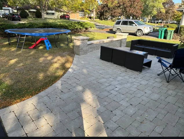 $2,400 | 519 Oakwood Drive, Grayslake, IL 60030