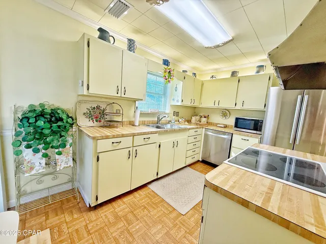 $285,900 | 8004 Church Street, Sneads, FL 32460