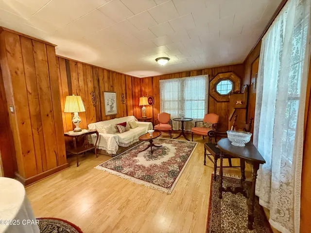 $285,900 | 8004 Church Street, Sneads, FL 32460